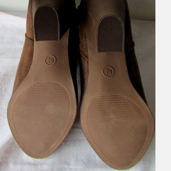 Merona Brown Suede Ankle Booties with Side Tassel Zipper & Stacked Heel Size 8.5 - Picture 3 of 5